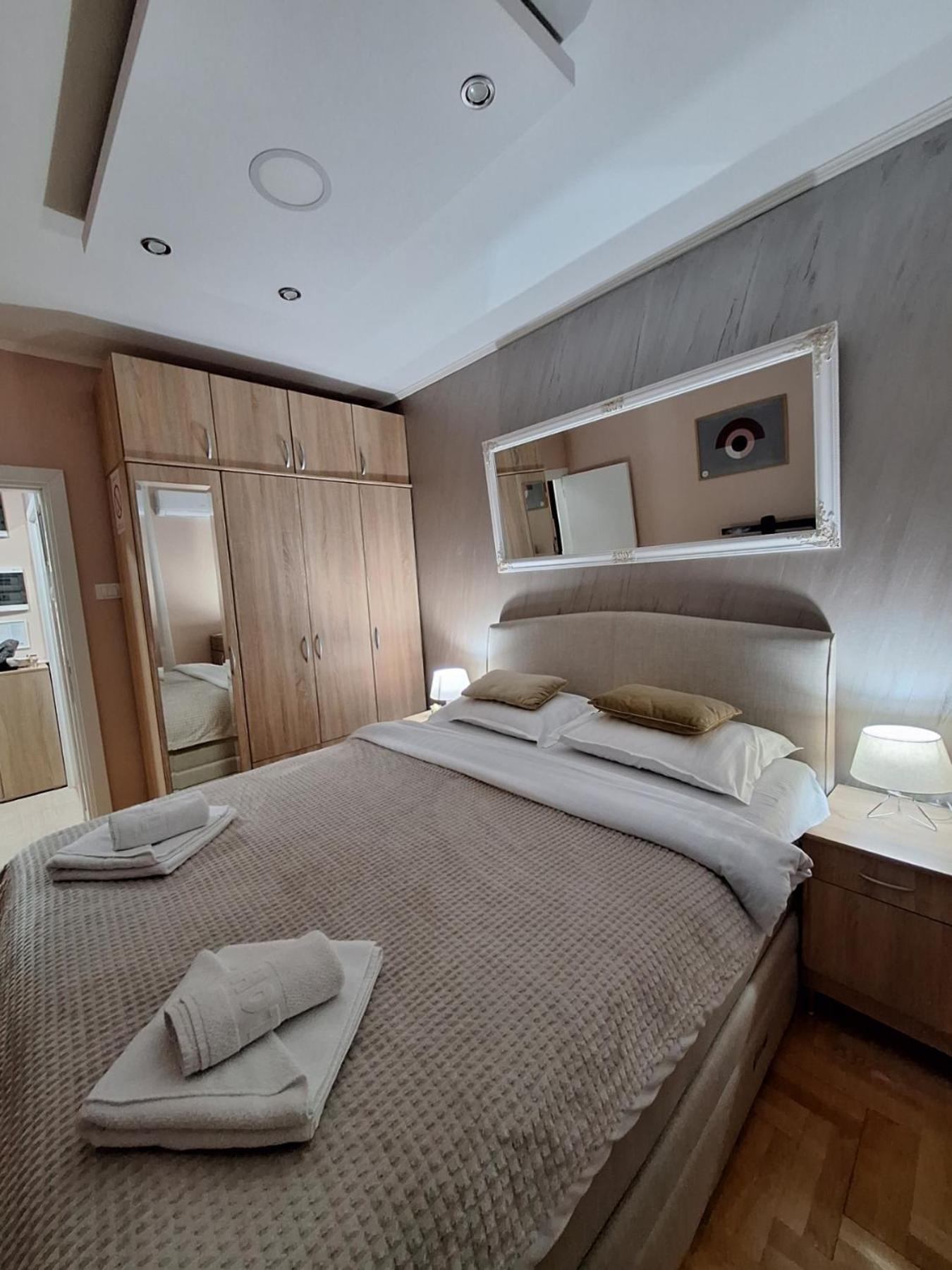 Lux Apartment Sanja 1 Subotica Ngoại thất bức ảnh