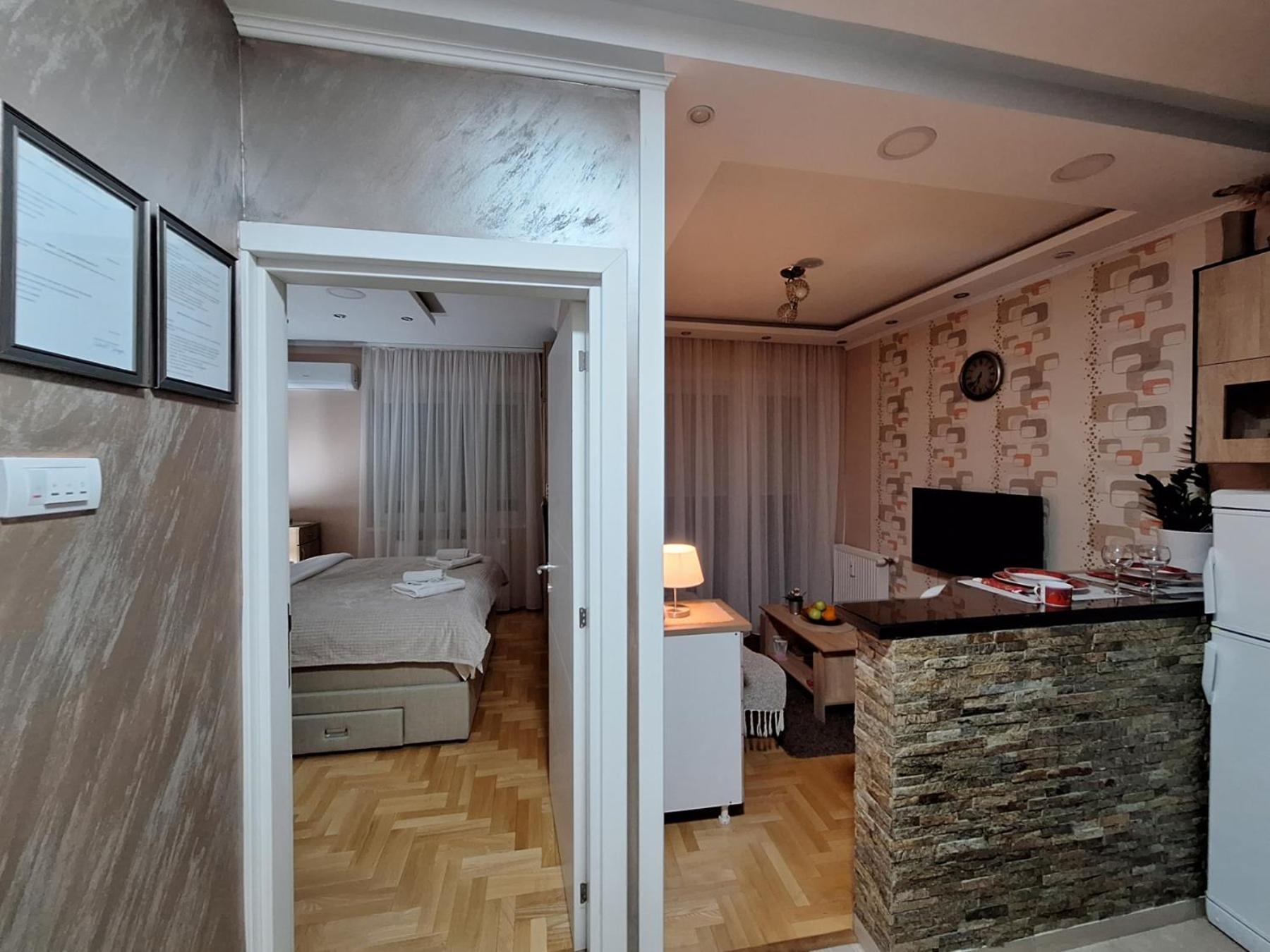 Lux Apartment Sanja 1 Subotica Ngoại thất bức ảnh