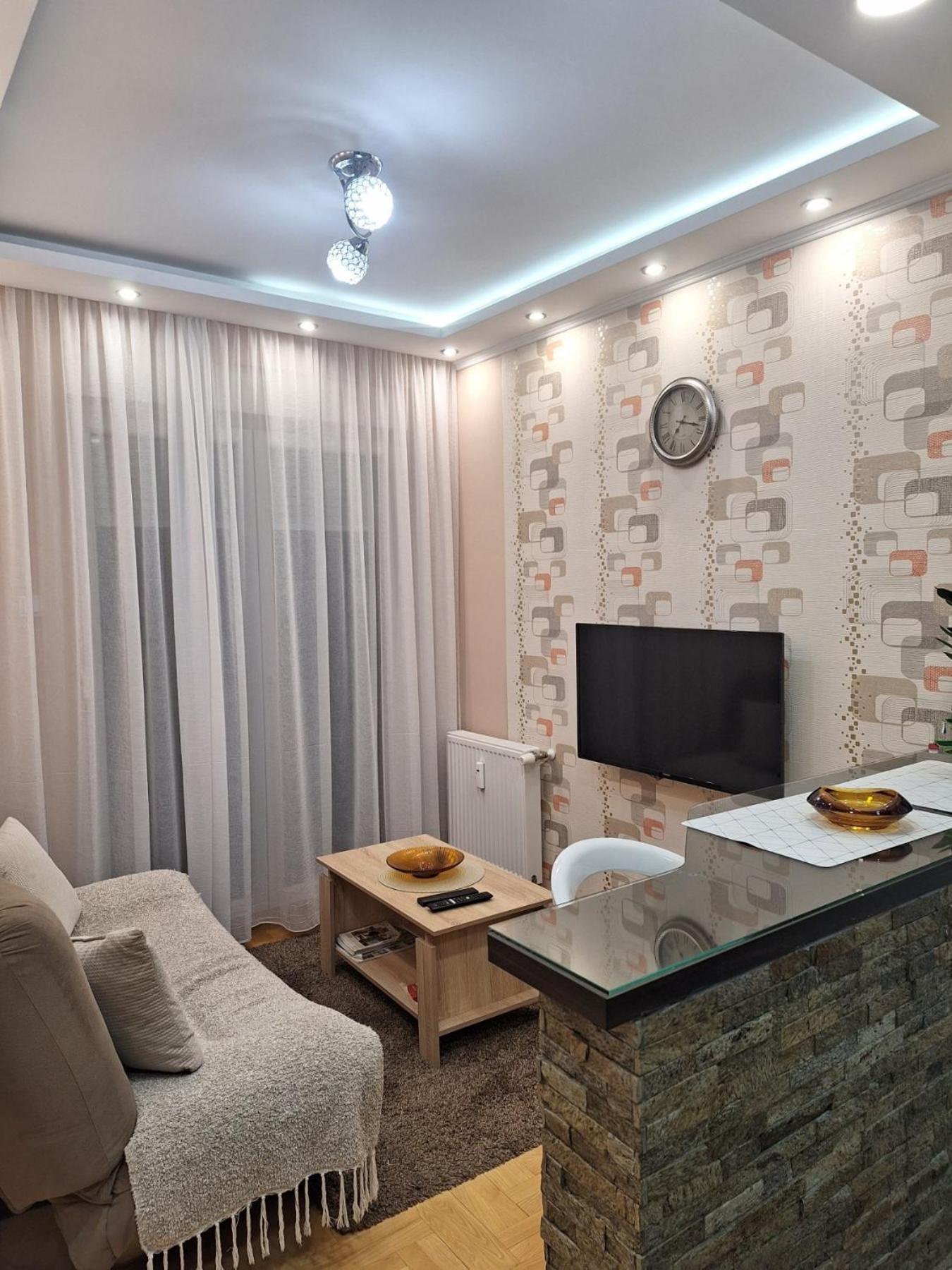Lux Apartment Sanja 1 Subotica Ngoại thất bức ảnh